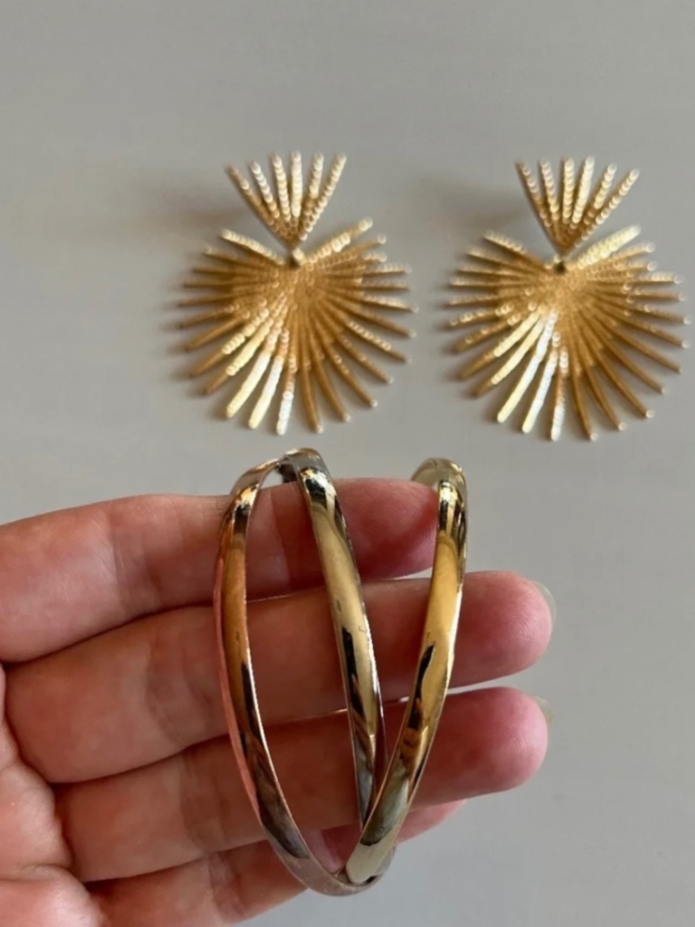 Set of 2 Dangle Drop Post Earrings Gold Tone And Bangle 3 Tones Bracelet